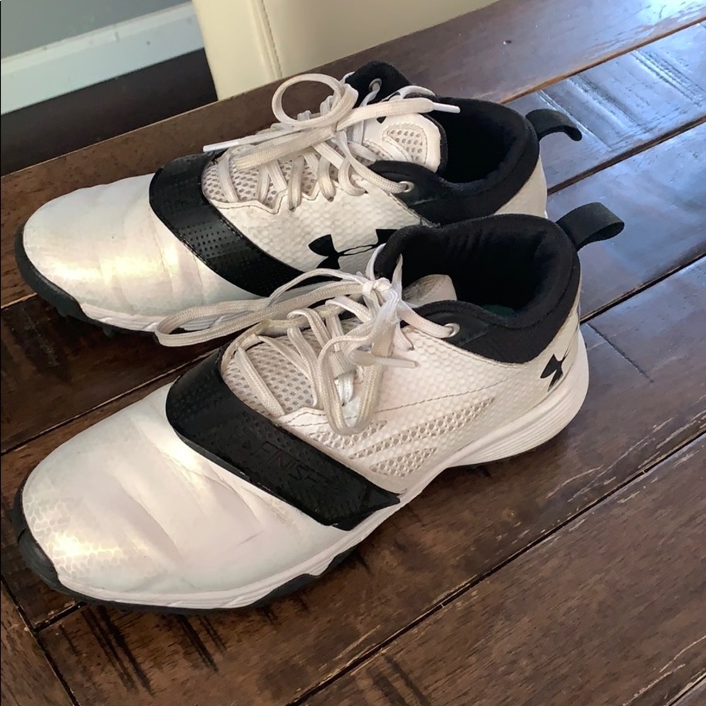 women’s lacrosse under armor finisher MC shoes
